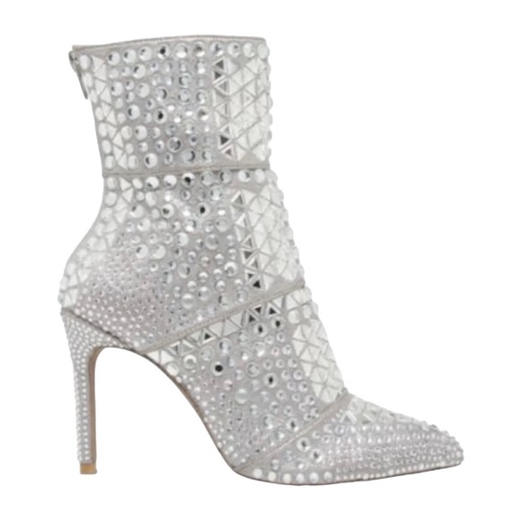 Steve Madden Shoes - Steve Madden Crossing Rhinestone Booties. Size 8.5
